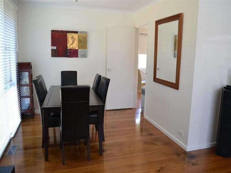 8 Somerset Drive, Viewbank VIC 3084