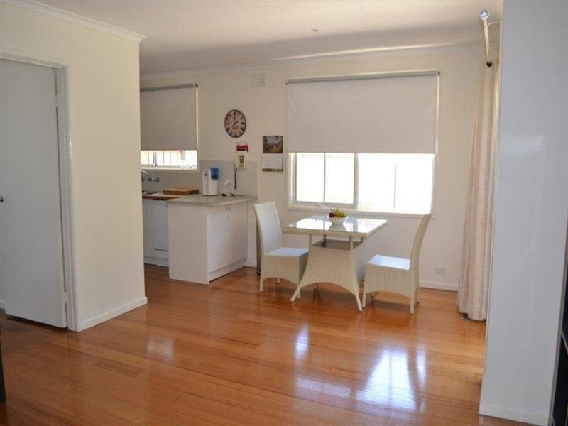 8 Somerset Drive, Viewbank VIC 3084