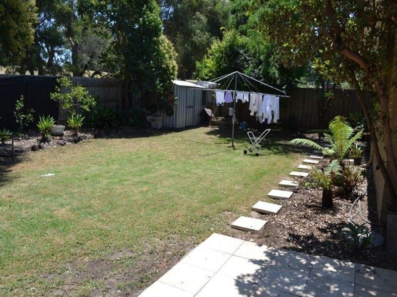 8 Somerset Drive, Viewbank VIC 3084