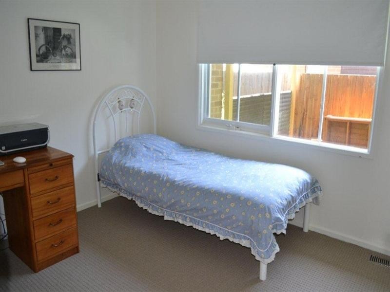 8 Somerset Drive, Viewbank VIC 3084