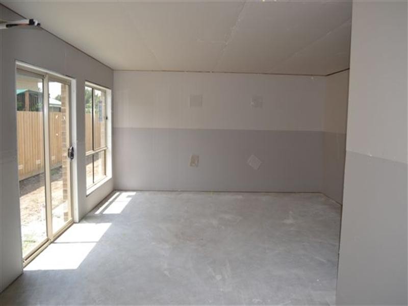 1,2,3/109 Schotters Road, Mernda VIC 3754