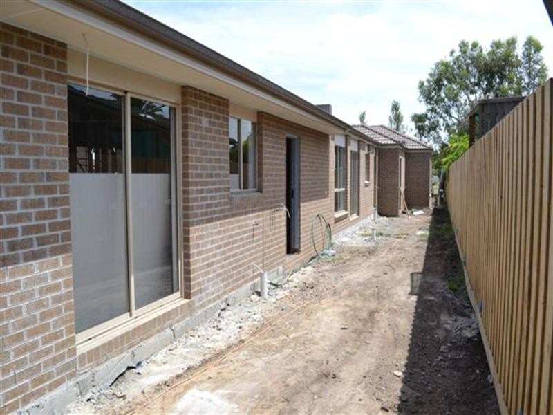 1,2,3/109 Schotters Road, Mernda VIC 3754