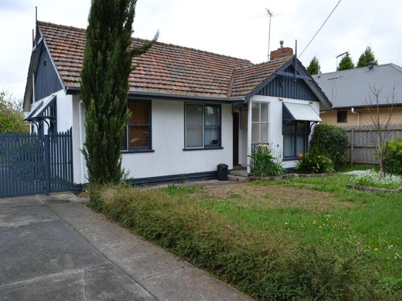 23 Blackwood Parade, Heidelberg West VIC 3081