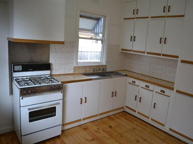 23 Blackwood Parade, Heidelberg West VIC 3081