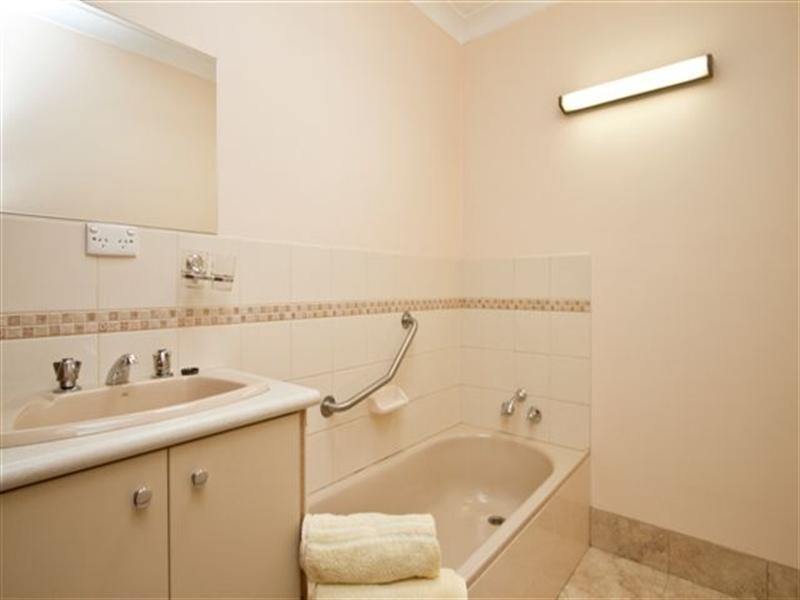 66 Wycliffe Crescent, Eltham VIC 3095