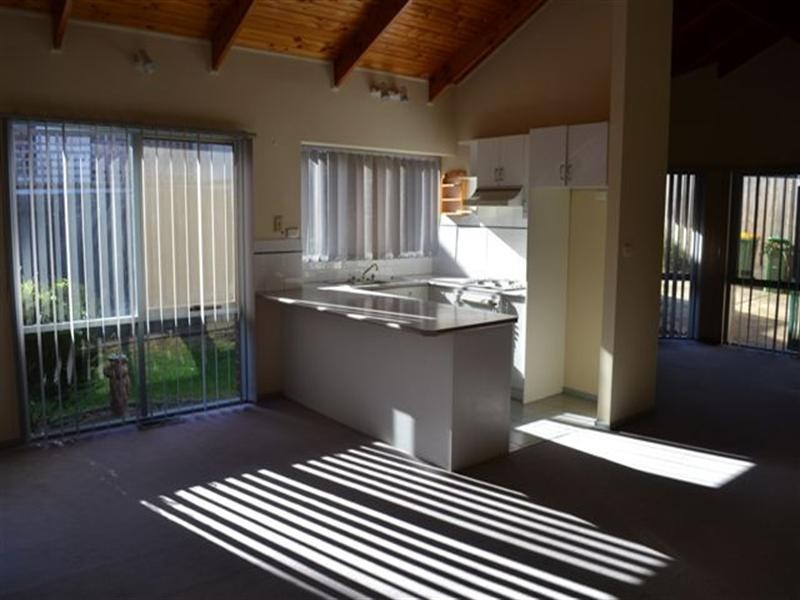 2/15 Forster Street, Heidelberg Heights VIC 3081