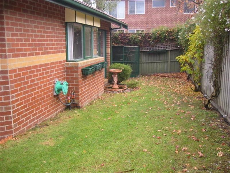 2/15 Forster Street, Heidelberg Heights VIC 3081