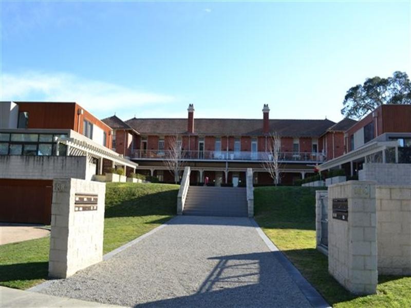 12/125 Main Drive, Macleod VIC 3085