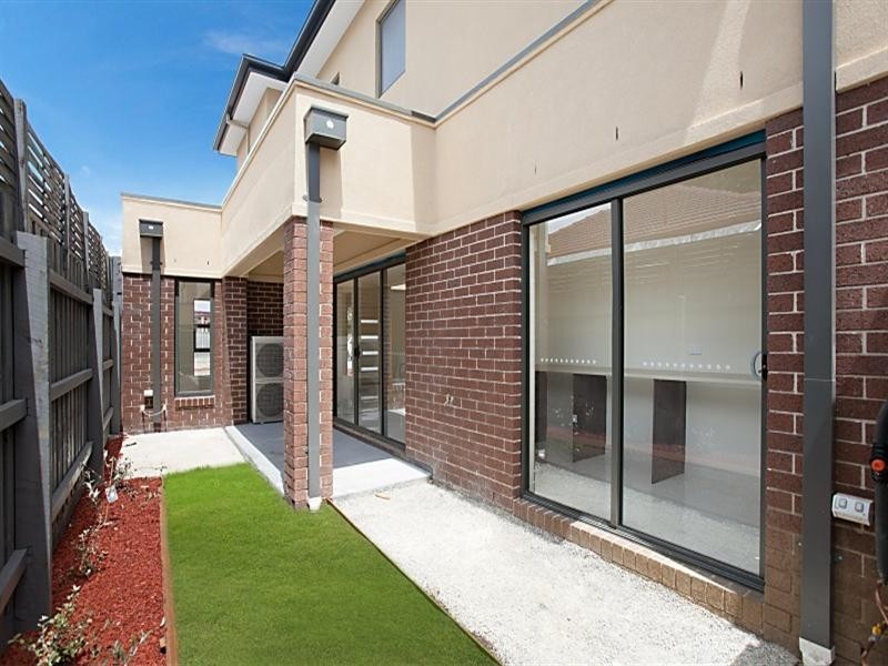 1/17 Brunei Crescent, Heidelberg West VIC 3081