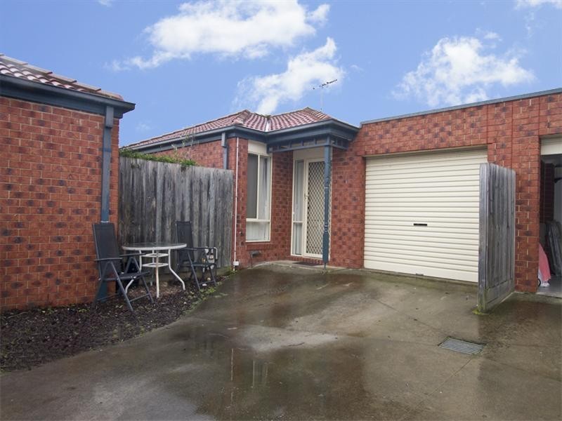 2/8 Exeter Court, Heidelberg West VIC 3081