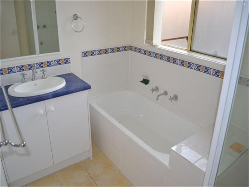 5 Killerton Crescent, Heidelberg West VIC 3081