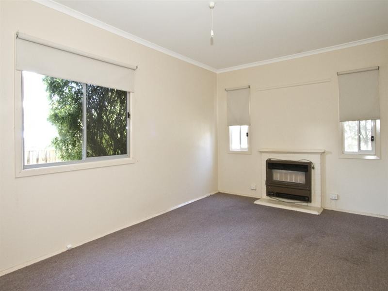 8 Wordsworth Avenue, Heidelberg Heights VIC 3081