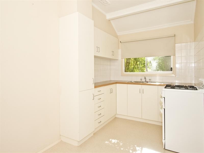 8 Wordsworth Avenue, Heidelberg Heights VIC 3081