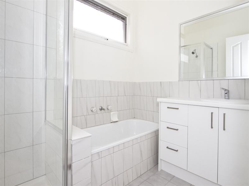 33 Oriel Road, Ivanhoe VIC 3079