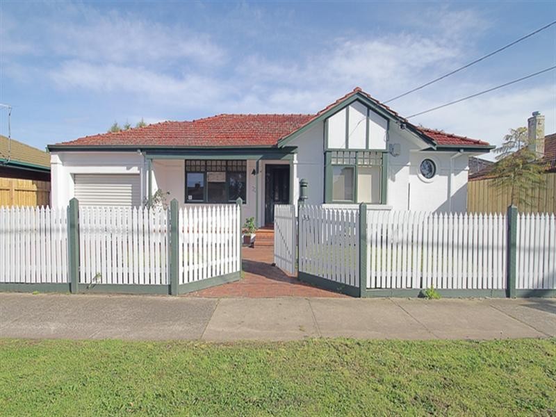 33 Oriel Road, Ivanhoe VIC 3079