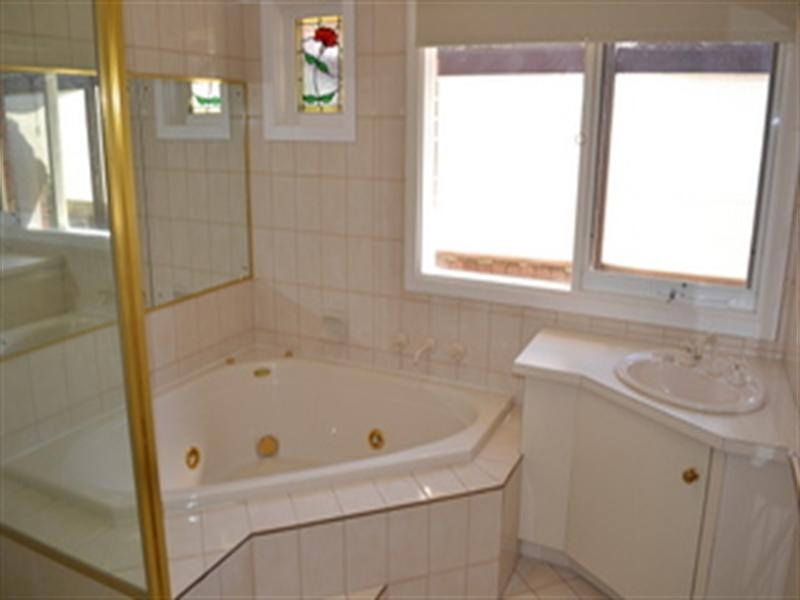 4 Neville Court, Viewbank VIC 3084