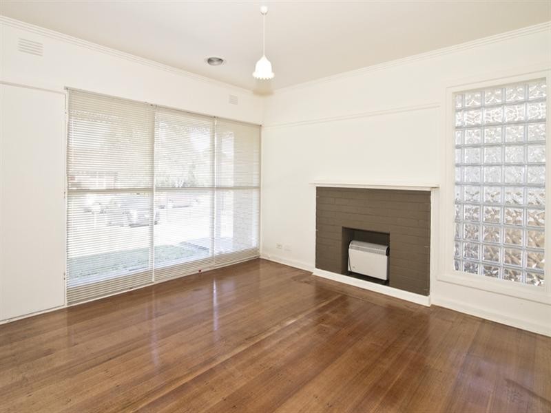 20 Catalina Street, Heidelberg West VIC 3081