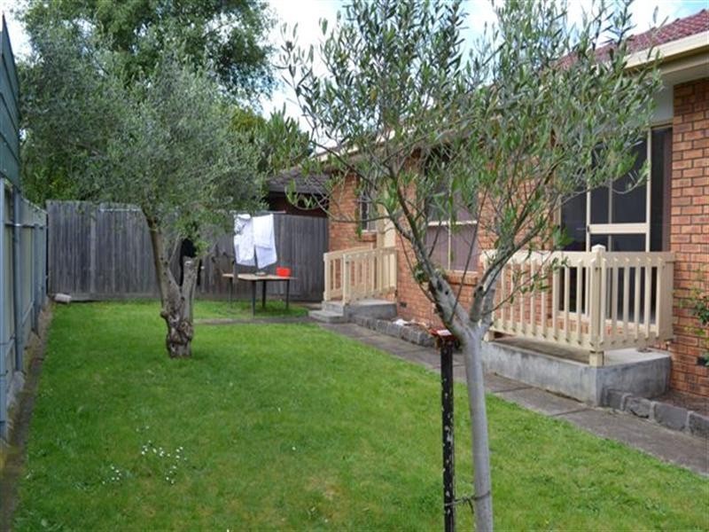 2/64 St Hellier Street, Heidelberg Heights VIC 3081