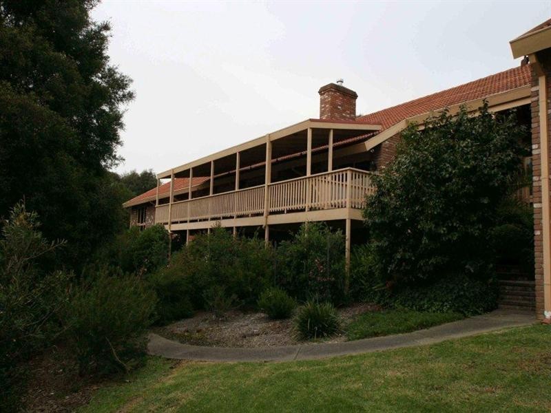 8 Chivers Road, Templestowe VIC 3106