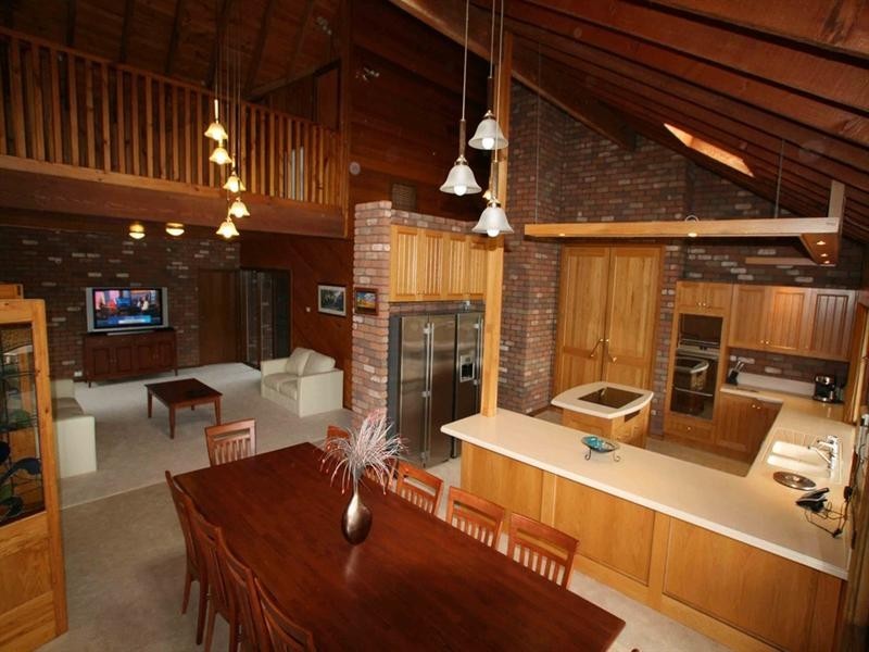 8 Chivers Road, Templestowe VIC 3106