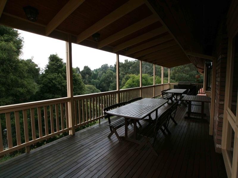 8 Chivers Road, Templestowe VIC 3106