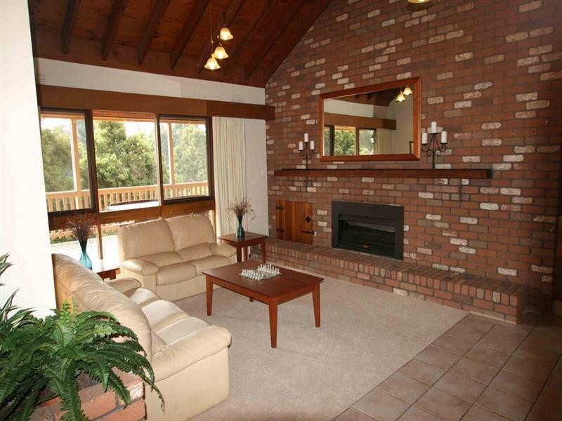 8 Chivers Road, Templestowe VIC 3106