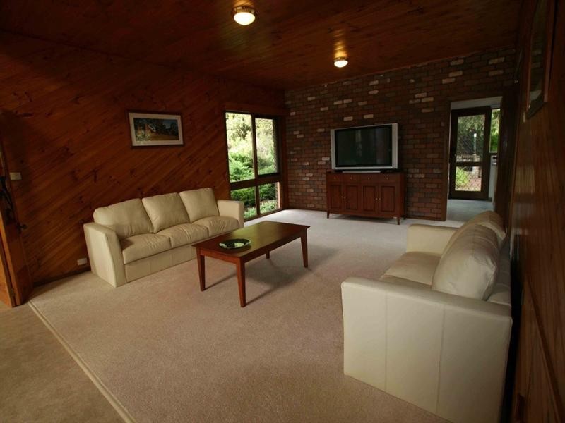 8 Chivers Road, Templestowe VIC 3106