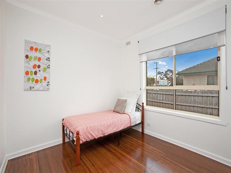 16 Tobruk Avenue, Heidelberg West VIC 3081