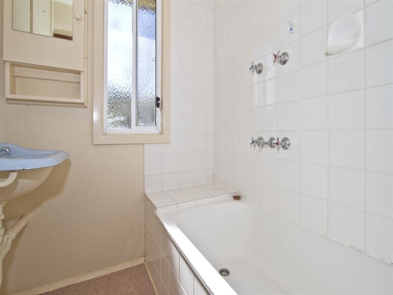 8 Wordsworth Avenue, Heidelberg Heights VIC 3081