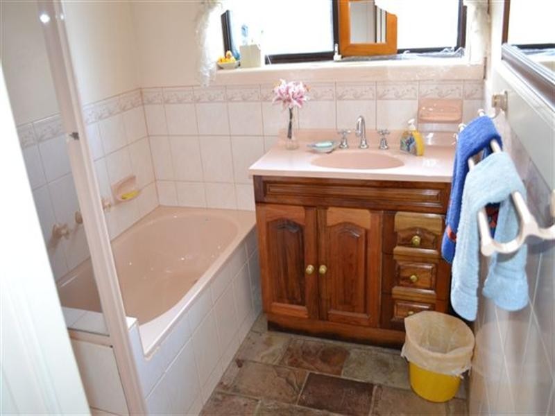 8 Wau Street, Heidelberg West VIC 3081