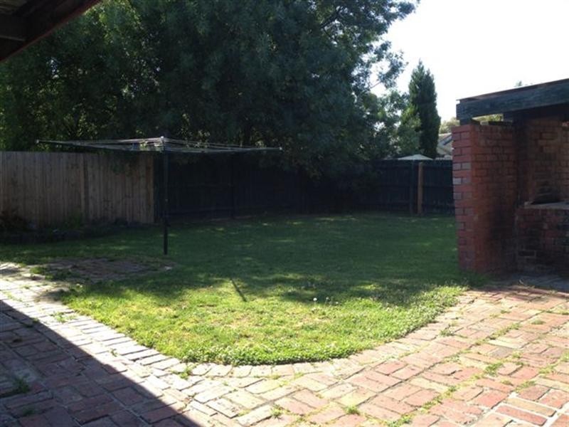 8 Wau Street, Heidelberg West VIC 3081