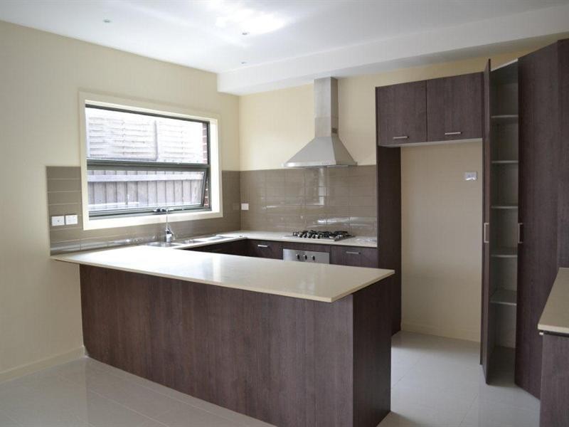 2/17 Brunei Crescent, Heidelberg West VIC 3081