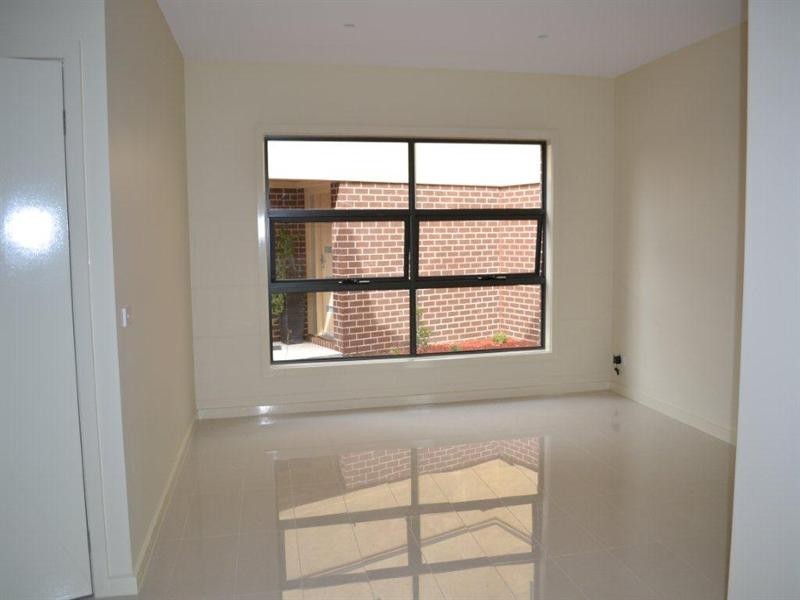 2/17 Brunei Crescent, Heidelberg West VIC 3081