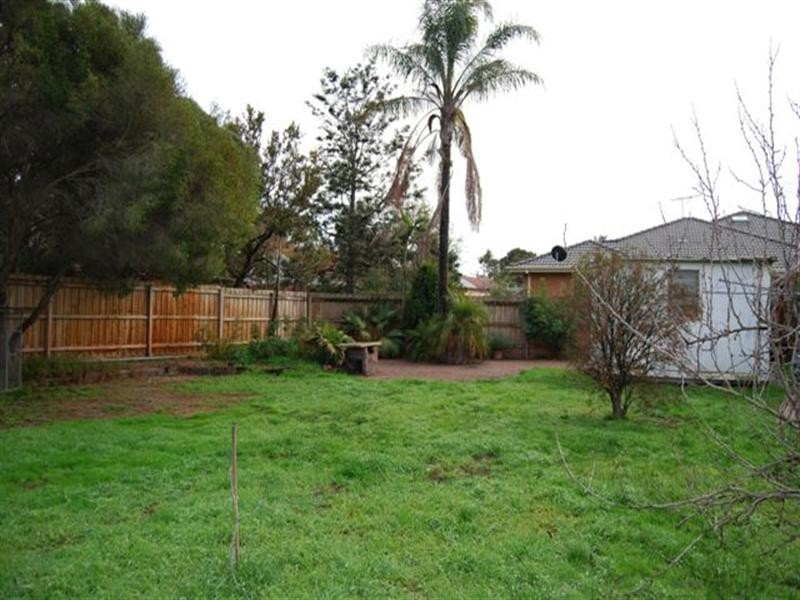 17 South Crescent, Heidelberg West VIC 3081
