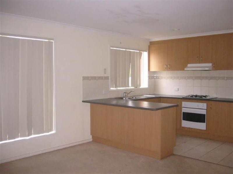 2/8 Exeter Court, Heidelberg West VIC 3081