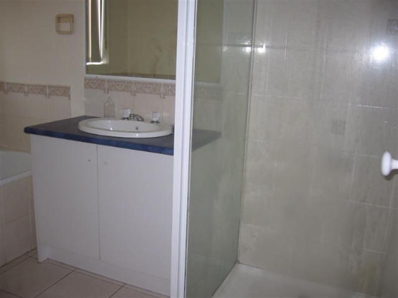 2/8 Exeter Court, Heidelberg West VIC 3081