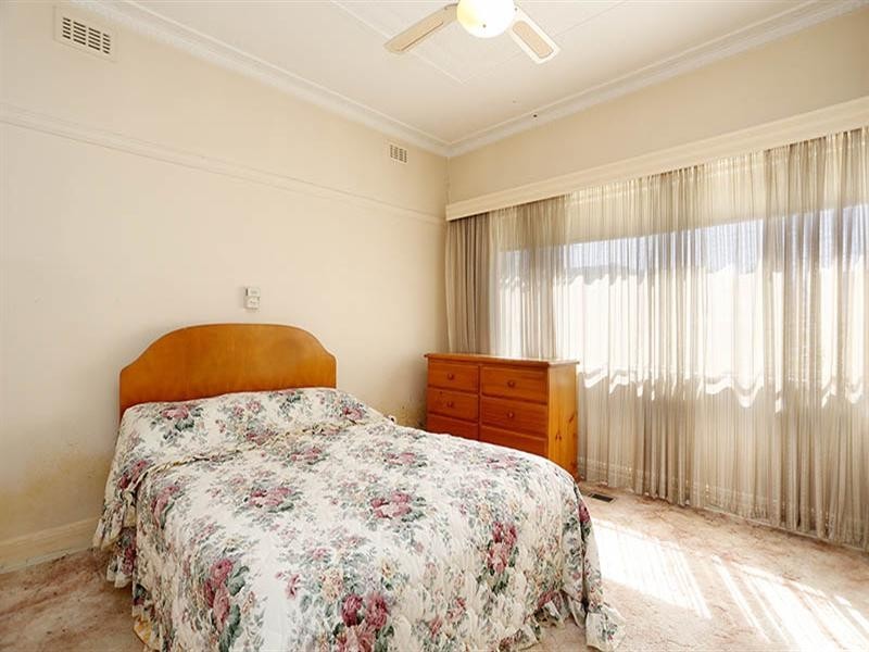 9 Station Road, Rosanna VIC 3084