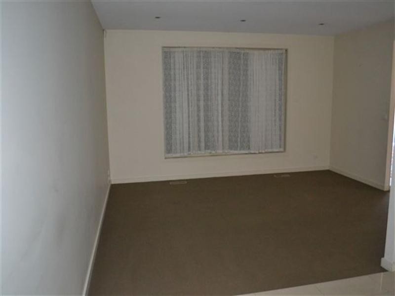 2/30 Setani Crescent, Heidelberg West VIC 3081