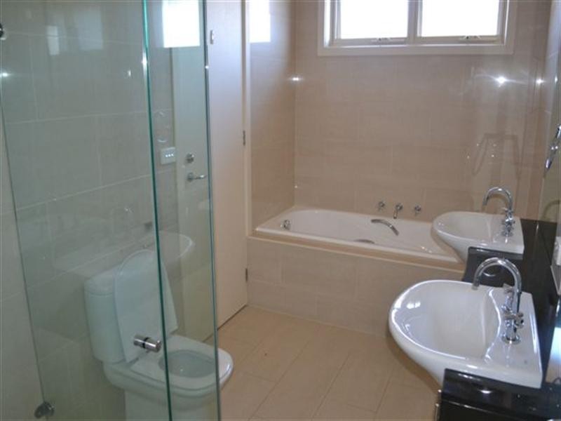 2/30 Setani Crescent, Heidelberg West VIC 3081