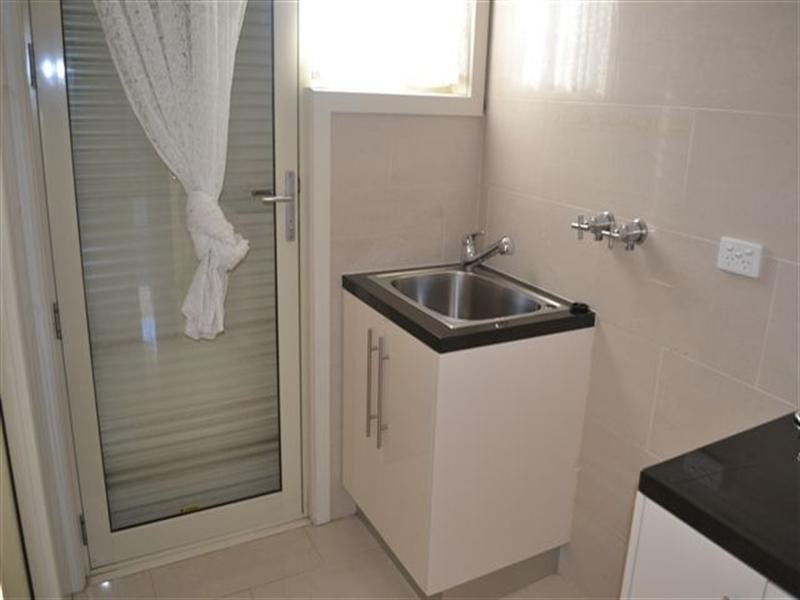 2/30 Setani Crescent, Heidelberg West VIC 3081