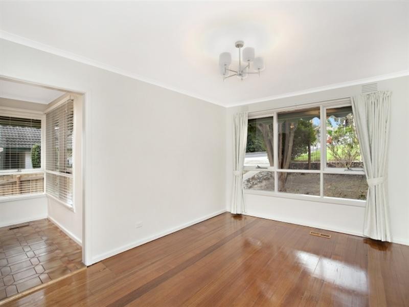10 Martins Lane, Viewbank VIC 3084