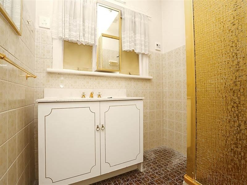 9 Station Road, Rosanna VIC 3084