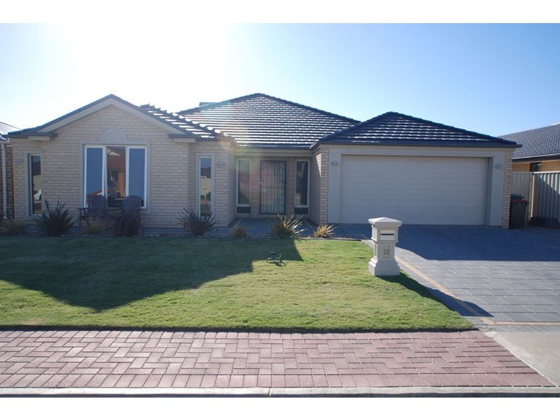 12 Barracoota Crescent, Aldinga Beach SA 5173