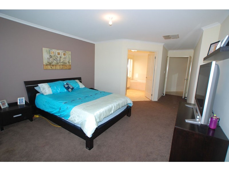 12 Barracoota Crescent, Aldinga Beach SA 5173
