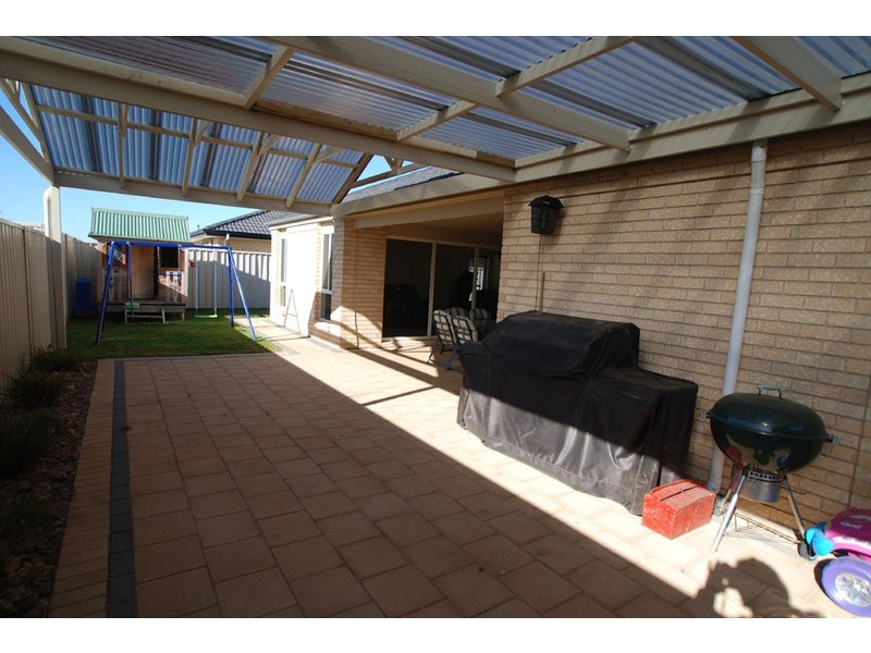 12 Barracoota Crescent, Aldinga Beach SA 5173