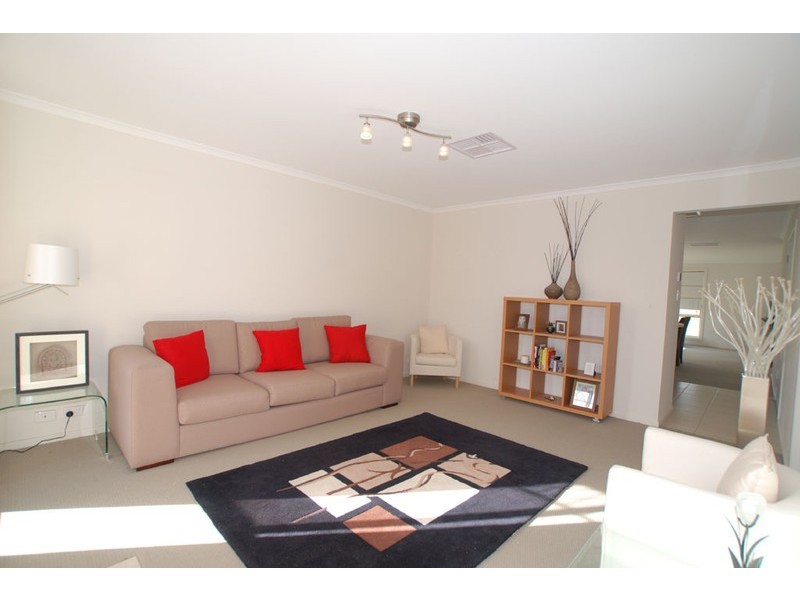 18 Blue Bay Avenue, Aldinga Beach SA 5173