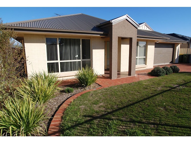 112 Quinliven Road, Aldinga Beach SA 5173