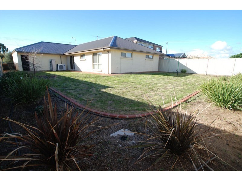 112 Quinliven Road, Aldinga Beach SA 5173