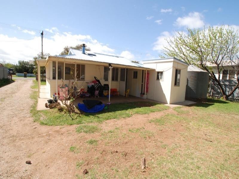 32 Whinnerah Avenue, Aldinga Beach SA 5173