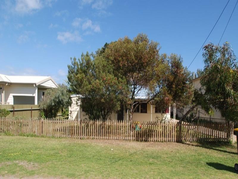 32 Whinnerah Avenue, Aldinga Beach SA 5173